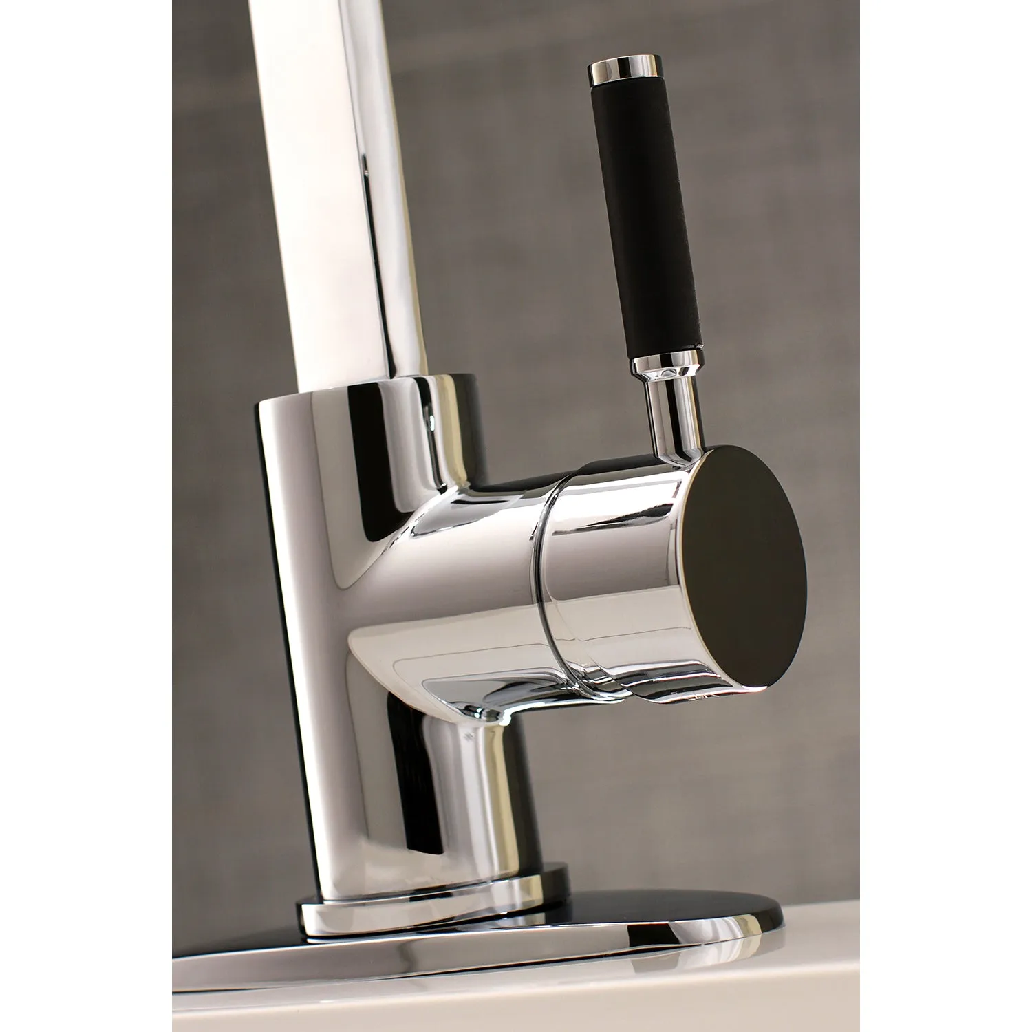 Fauceture LS8218DKL Kaiser Single-Handle Bathroom Faucet Drain