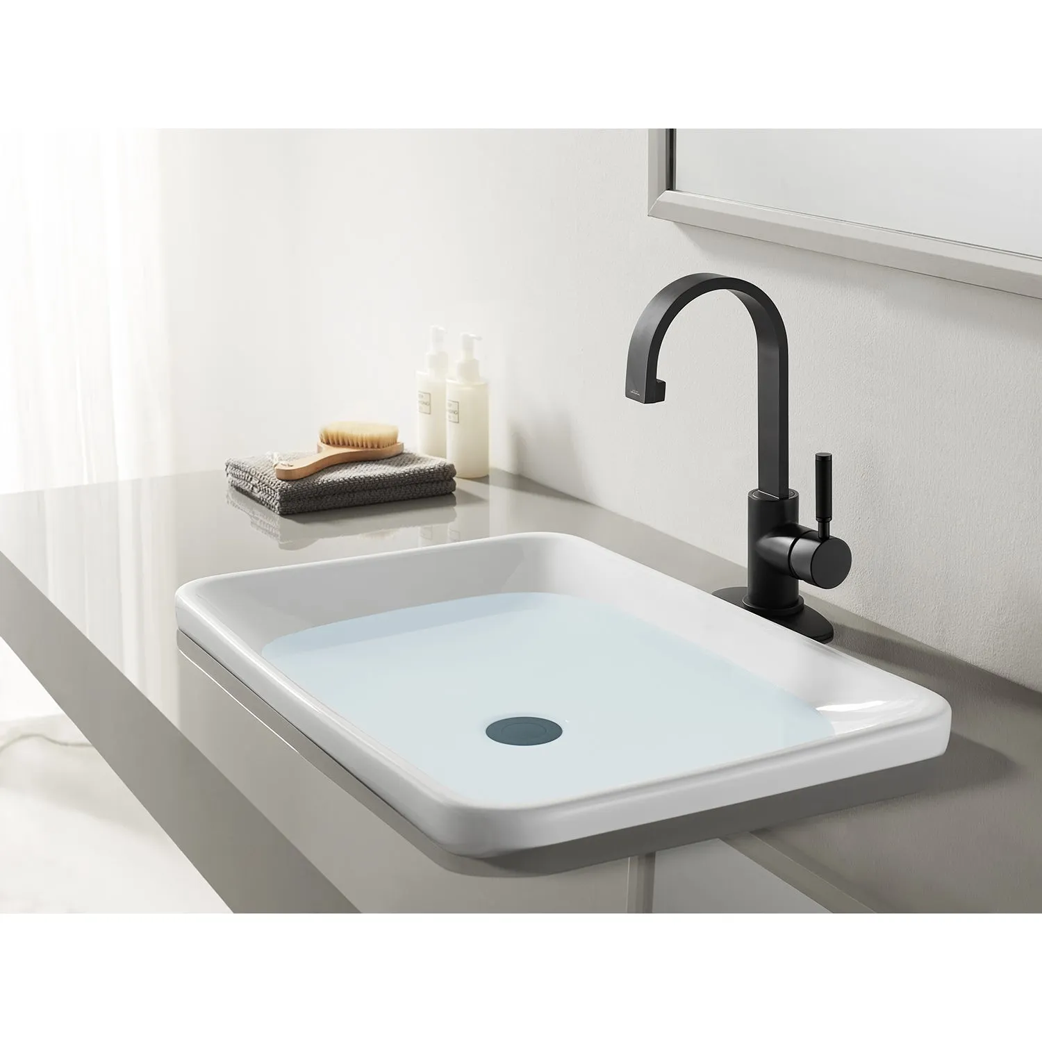 Fauceture LS8218DKL Kaiser Single-Handle Bathroom Faucet Drain